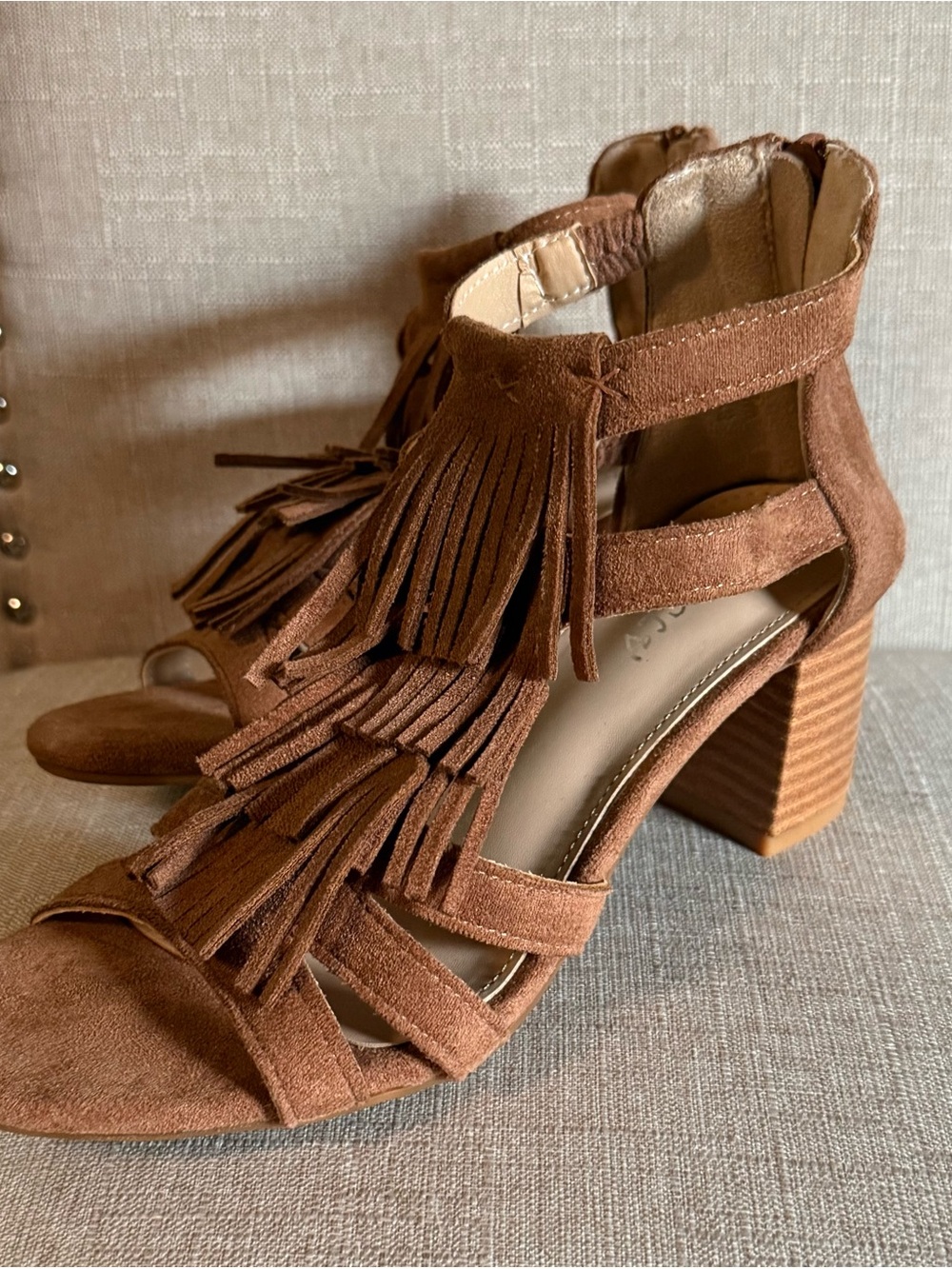 Fringe Suede Block Heel Sandals - Brown